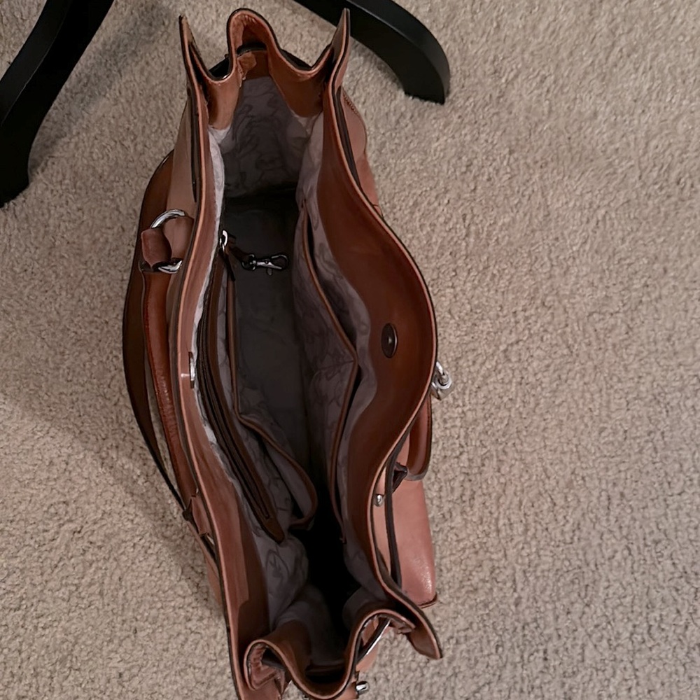 Authentic Michael Kors Leather Purse - Picture 6 of 6